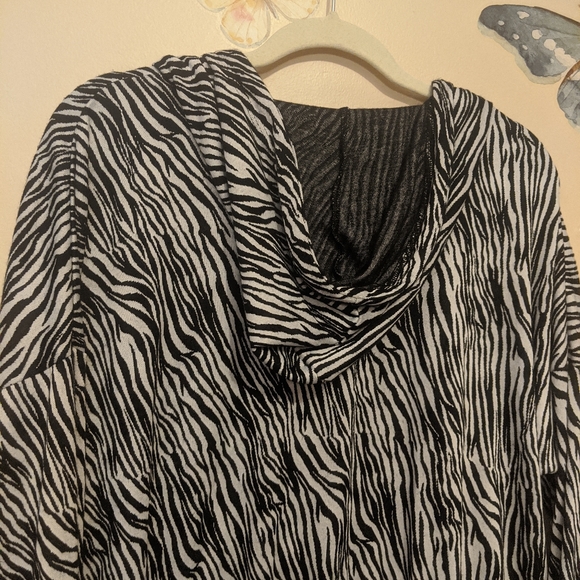 Zebra Striped Hoodie Jacket - Picture 5 of 7